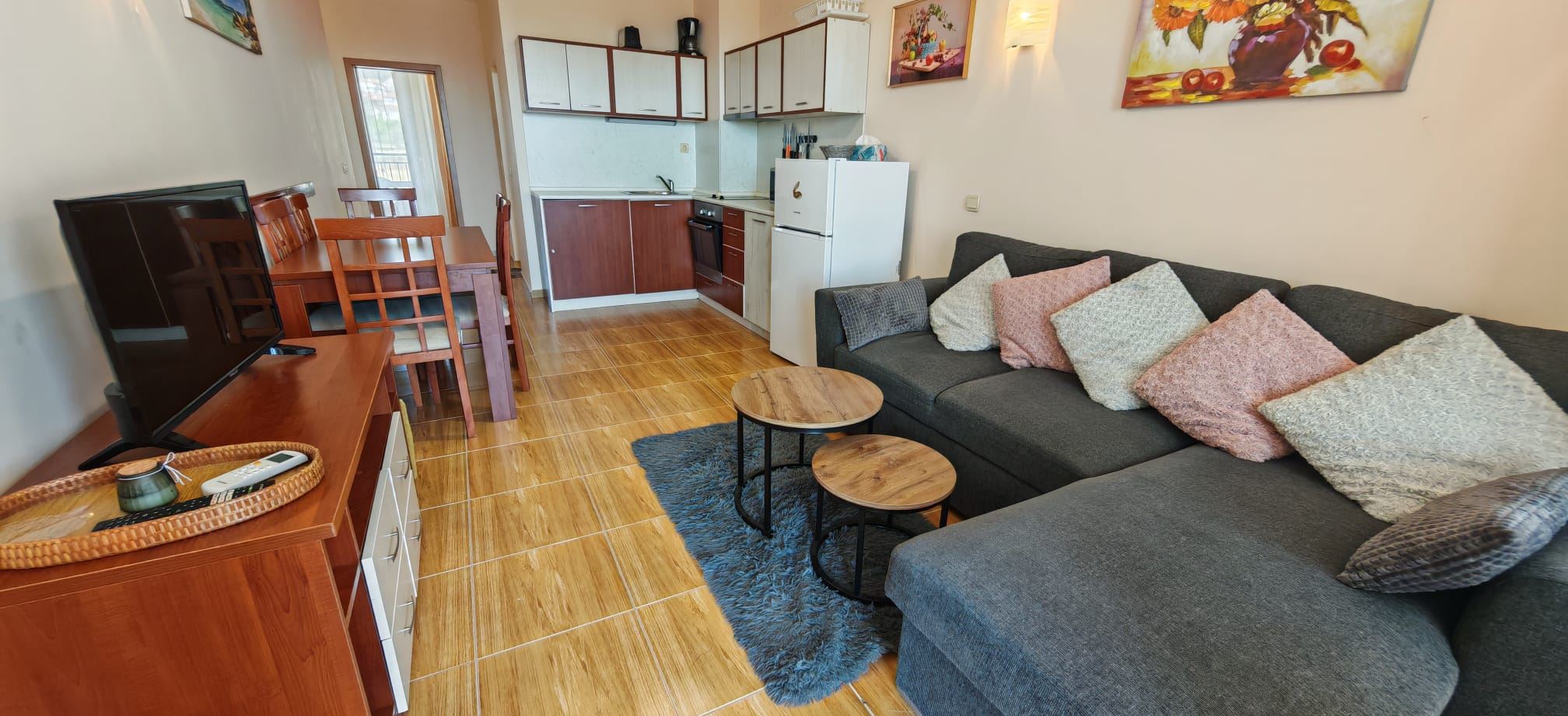 Panoramatický výhled na moře a bazény – prostorný apartmán se dvěma ložnicemi ve Sveti Vlas