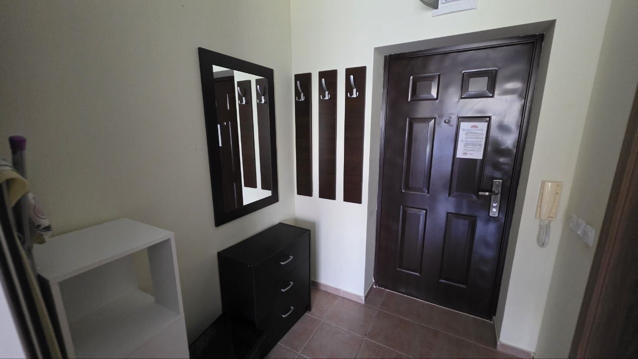 Praktické a útulné studio na Slunečném pobřeží – komfort a klid s výhledem na bazén