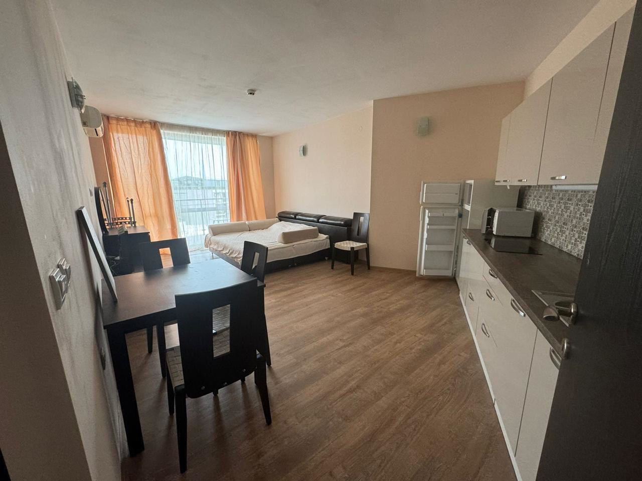 Elegantní apartmán s jednou ložnicí v moderním komplexu 200 m od pláže v Sarafovu – luxus, komfort a prestižní lokalita