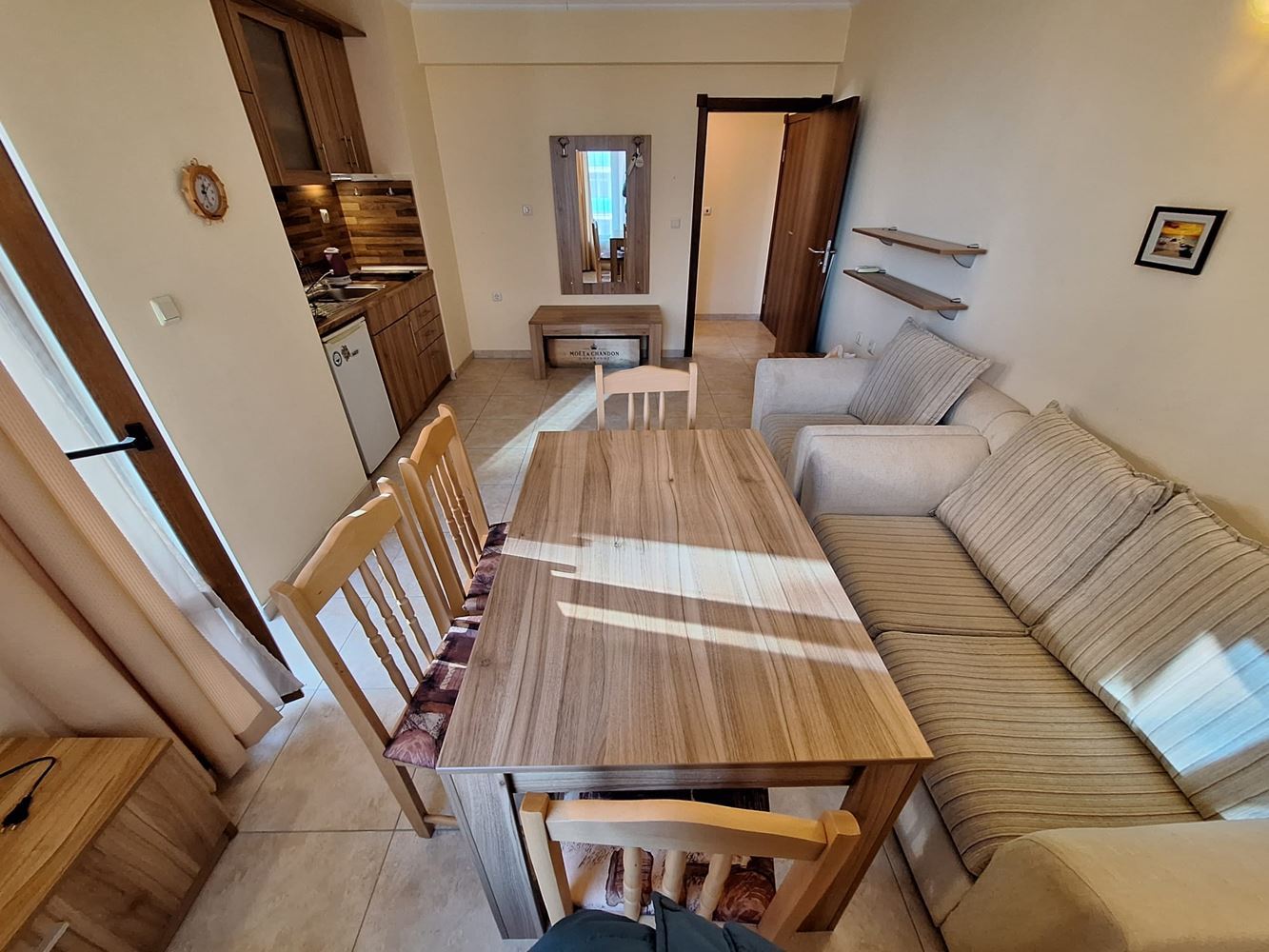 Byt s jednou ložnicí s panoramatickým výhledem na bazén – Slunečné pobřeží, jen 300 m od moře