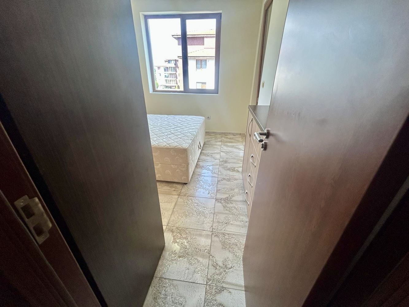 Prostorný apartmán se dvěma ložnicemi v Nesebaru – dvě terasy a možnost třetí ložnice