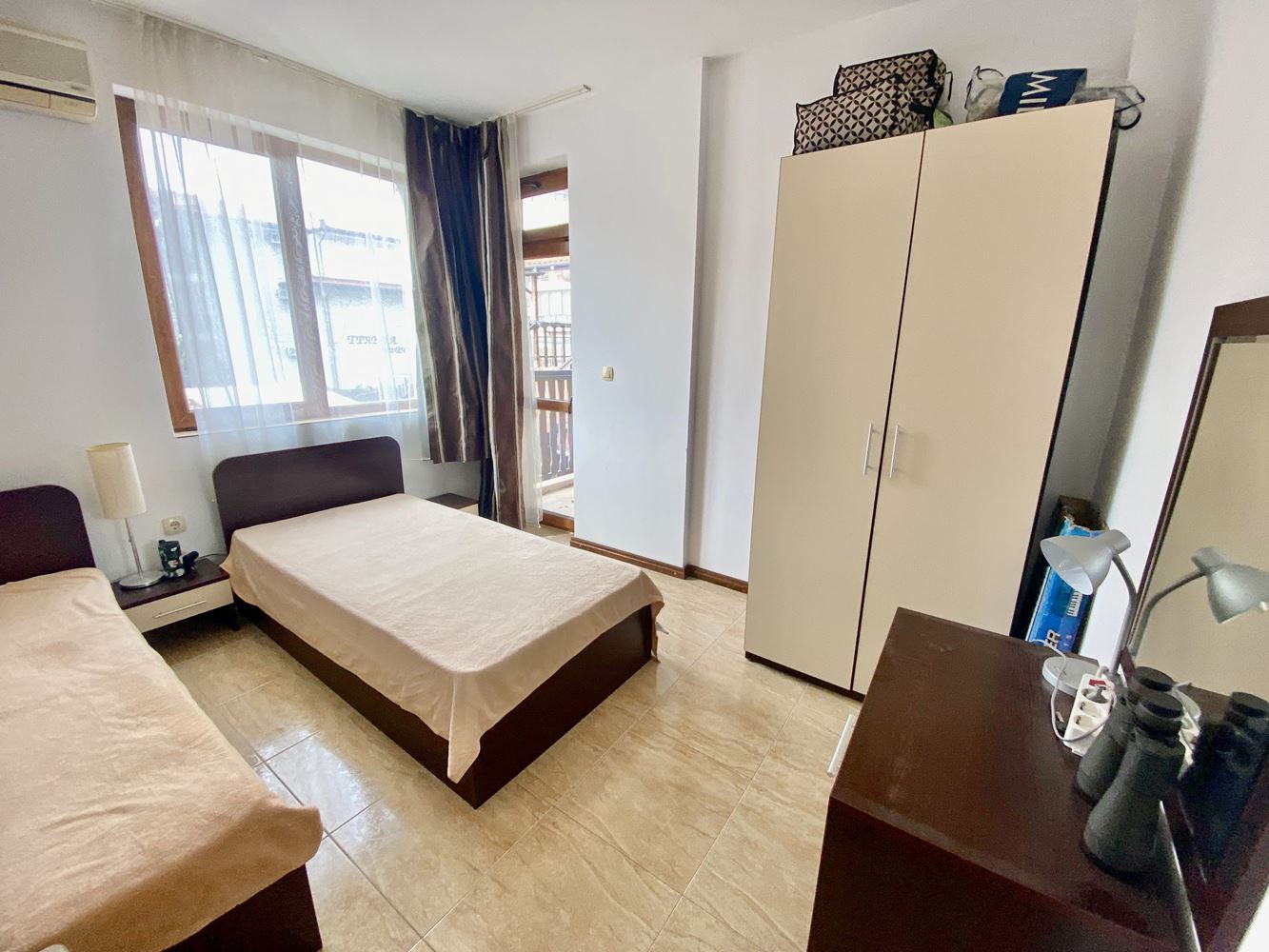 Luxusní apartmán v první linii u moře ve Sveti Vlas – dvě ložnice, výhled na moře a plná infrastruktura