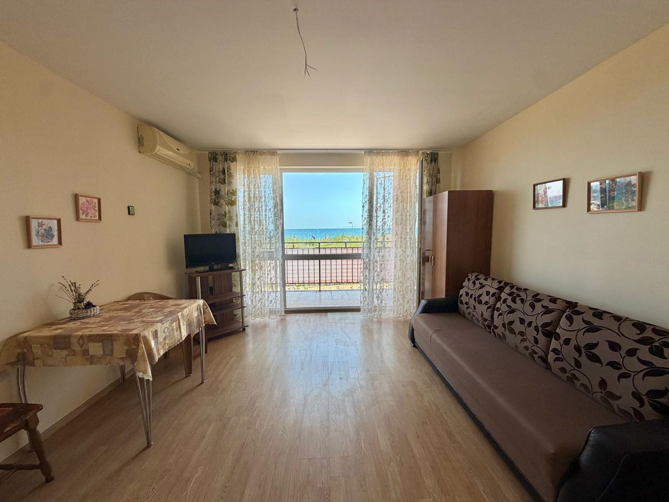 Zařízené studio s panoramatickým výhledem na moře v Ravdě, pouhých 50 metrů od moře