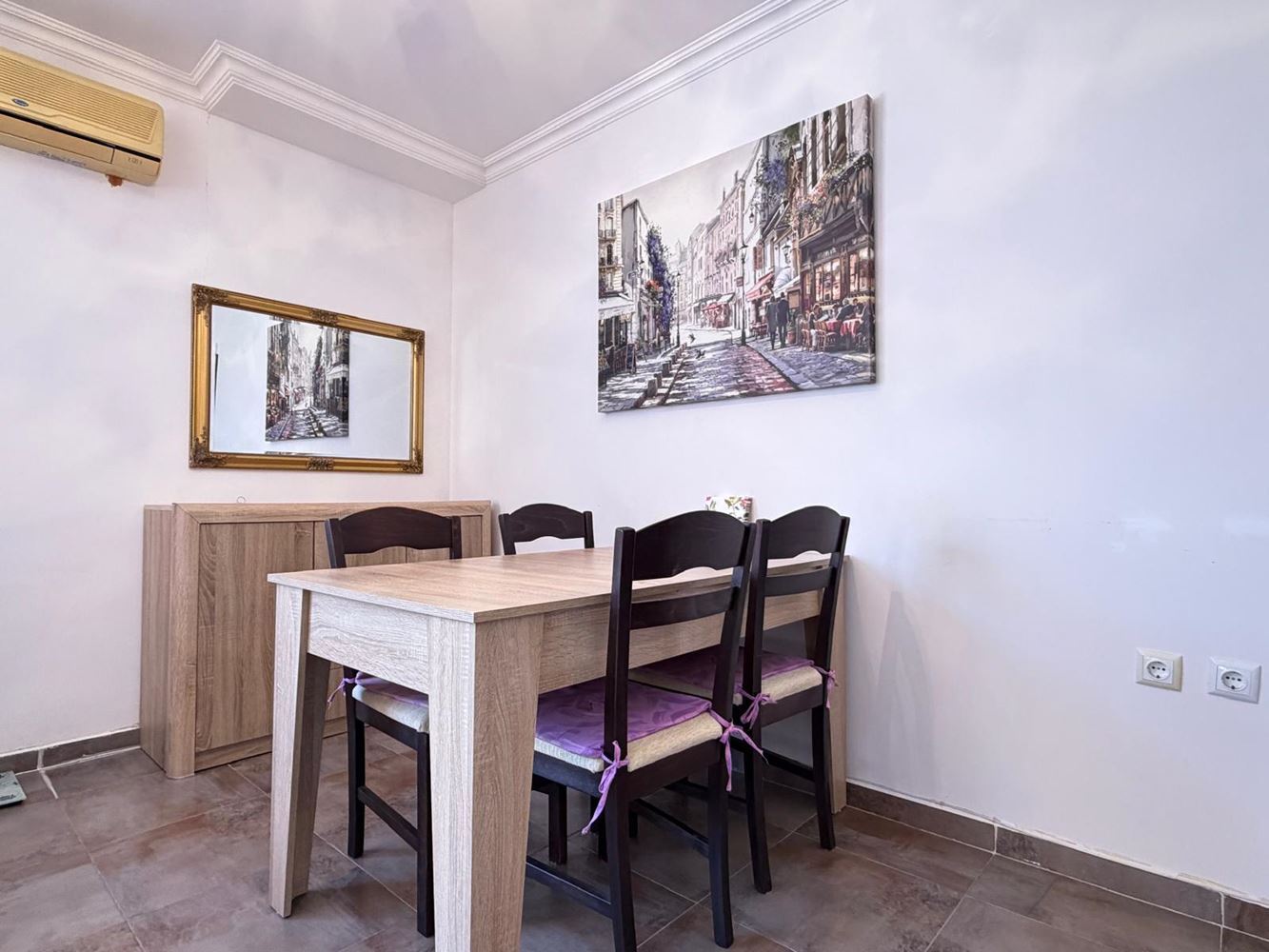 Komfortní dvoupokojový apartmán s přímým vstupem k bazénu – ideální pro bydlení i investici