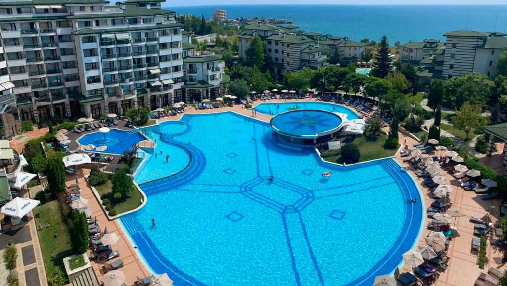 Vysoký standard a pestré vybavení – Skvělé dvoupokojové apartmá v luxusním komplexu přímo u moře v Ravda