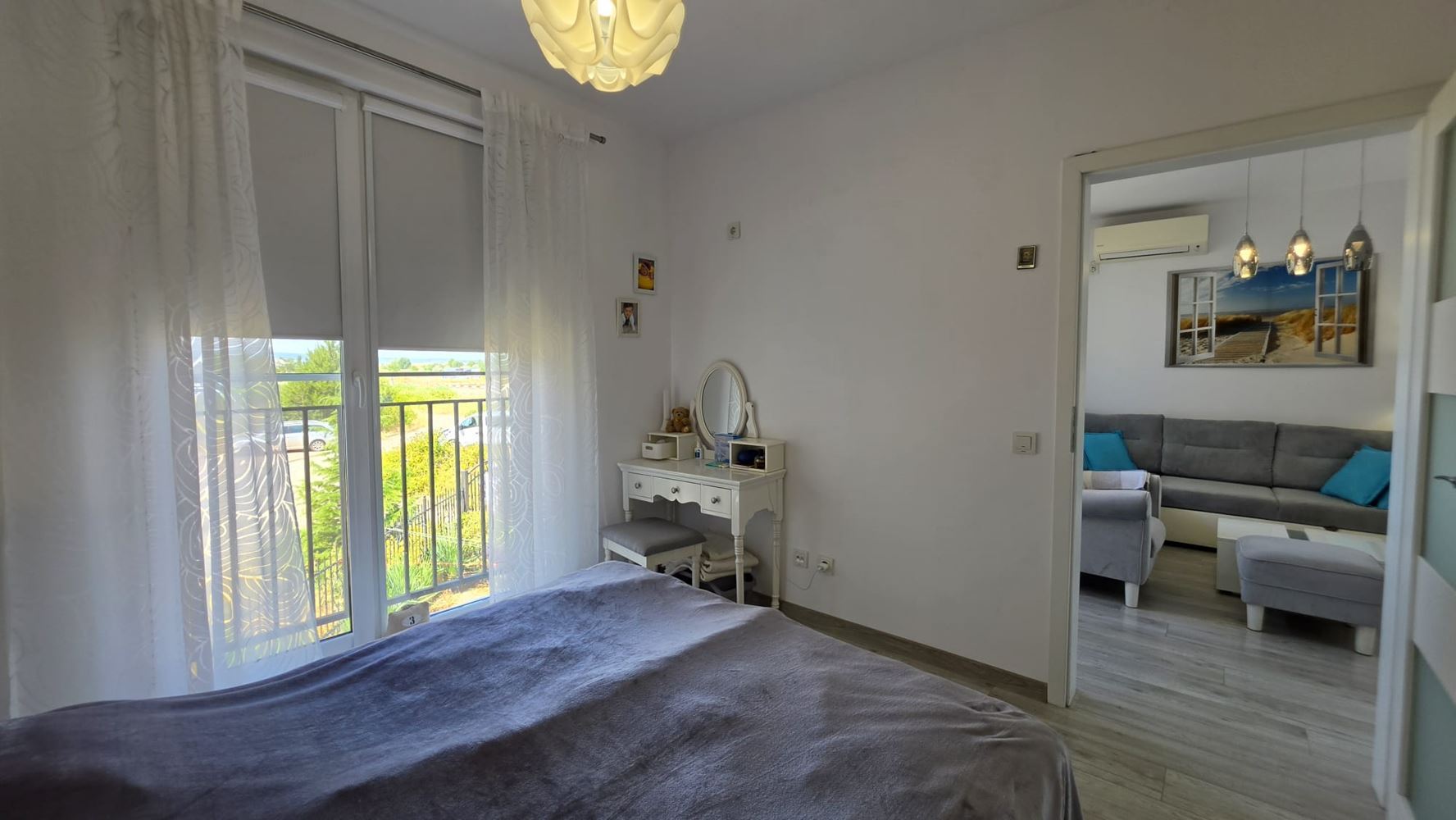 Světlý apartmán s jednou ložnicí v moderním komplexu na Slunečním pobřeží – komfort, klid a výborná poloha pouhých 500 metrů od pláže