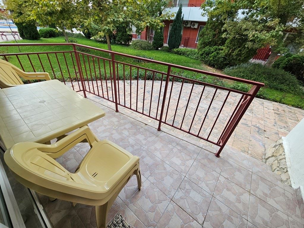 Apartmán s jednou ložnicí na první linii u moře v hlídaném komplexu v Elenite
