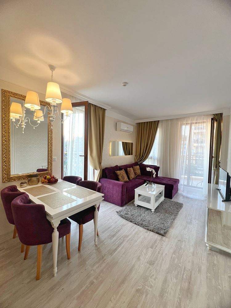 Luxusní apartmán s jednou ložnicí a výhledem na moře v prestižním komplexu 200 metrů od pláže ve Sveti Vlas