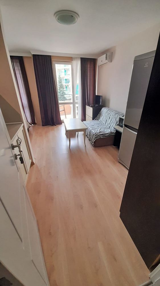Elegantní studio v prestižním komplexu na Slunečném pobřeží – výborná investice; plně připravené k nastěhování