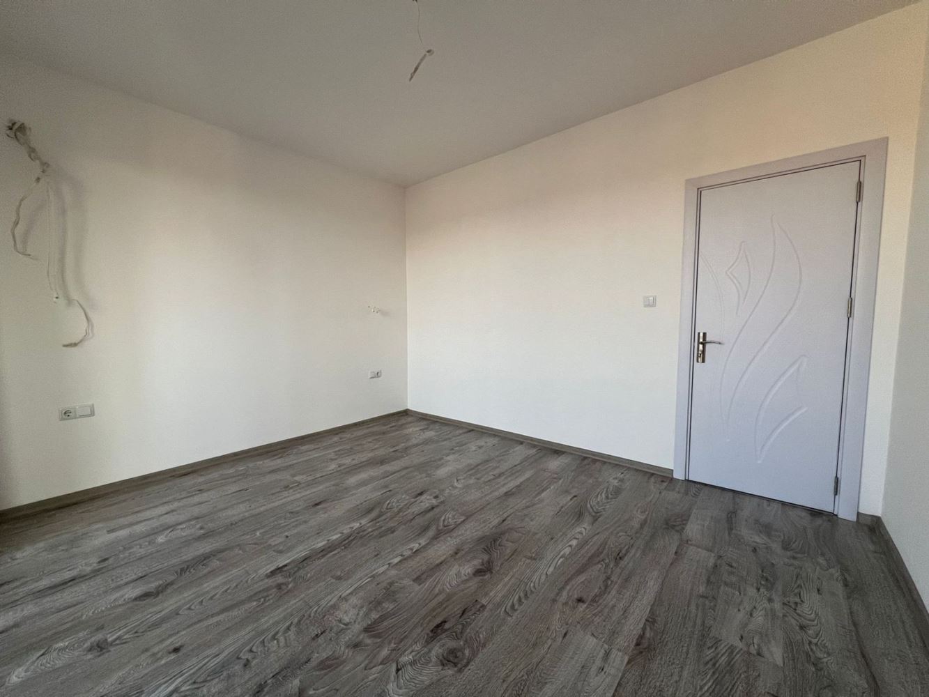 Nový dvoupokojový apartmán v Sozopolu – luxusní nemovitost bez poplatku za údržbu; připravený k vybavení