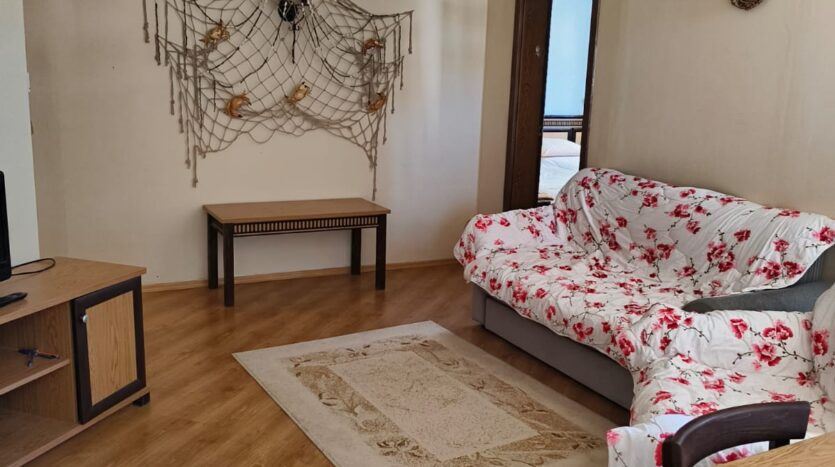 Dvoupokojový apartmán v první linii v Elenite s výhledem na moře a vysokým investičním potenciálem