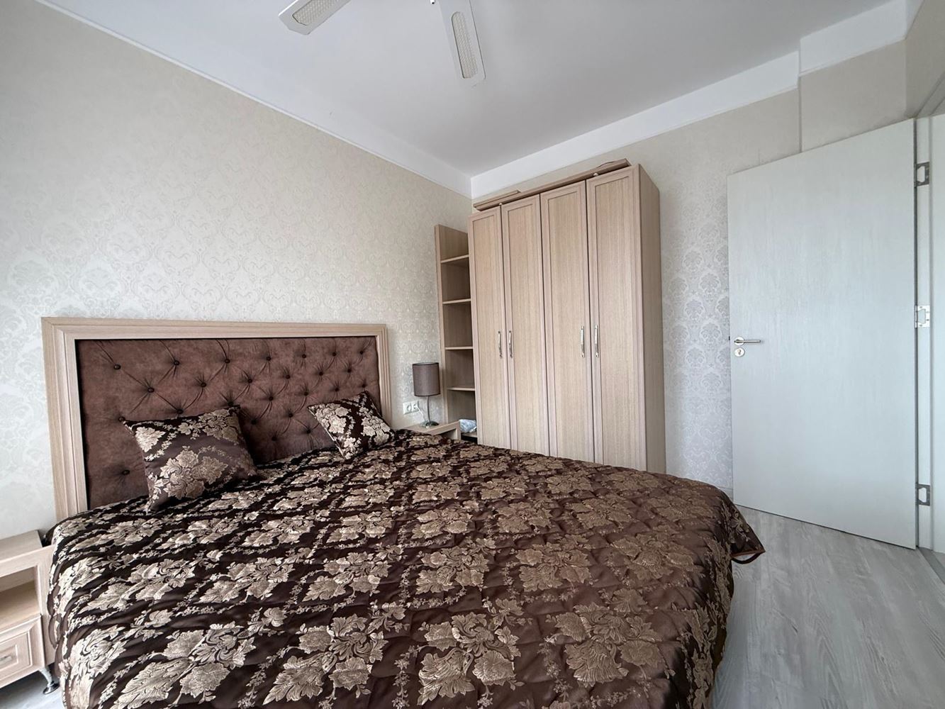 Apartmán s jednou ložnicí v luxusním komplexu ve Slunečném pobřeží s působivými bazény a odpočinkovými zónami