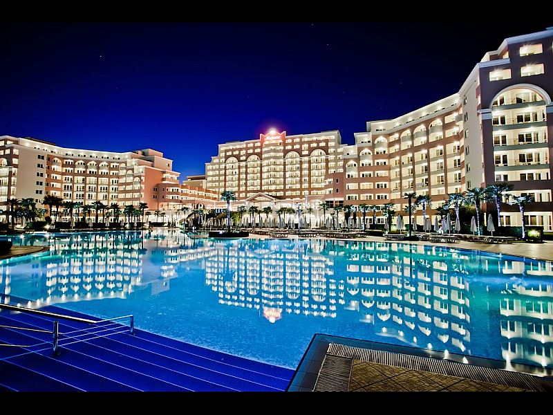 Apartmán s působivým panoramatickým výhledem na moře v první linii v Sunny Beach