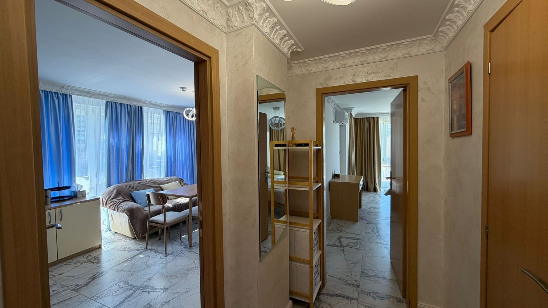 Prostorný dvoupokojový apartmán 300 m od moře ve Slunečném pobřeží – komfort, bezpečí a skvělá investice