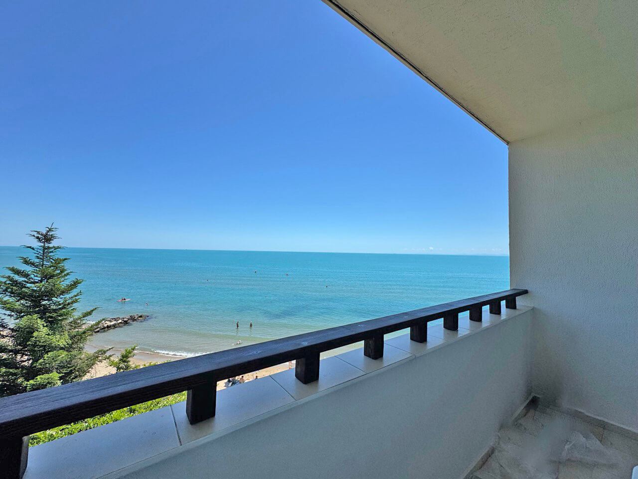 Apartmán s jednou ložnicí v první linii u moře s panoramatickým výhledem na moře ve Svatém Vlasu