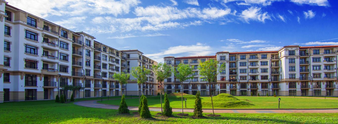 Útulný byt s jednou ložnicí v Pomorie s nízkým poplatkem za údržbu a výhledem do upraveného zeleného dvora