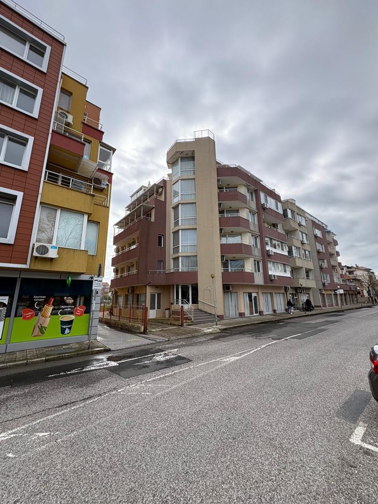 Zařízené studio v Pomorie – výborná lokalita, 400 m od moře a centra města