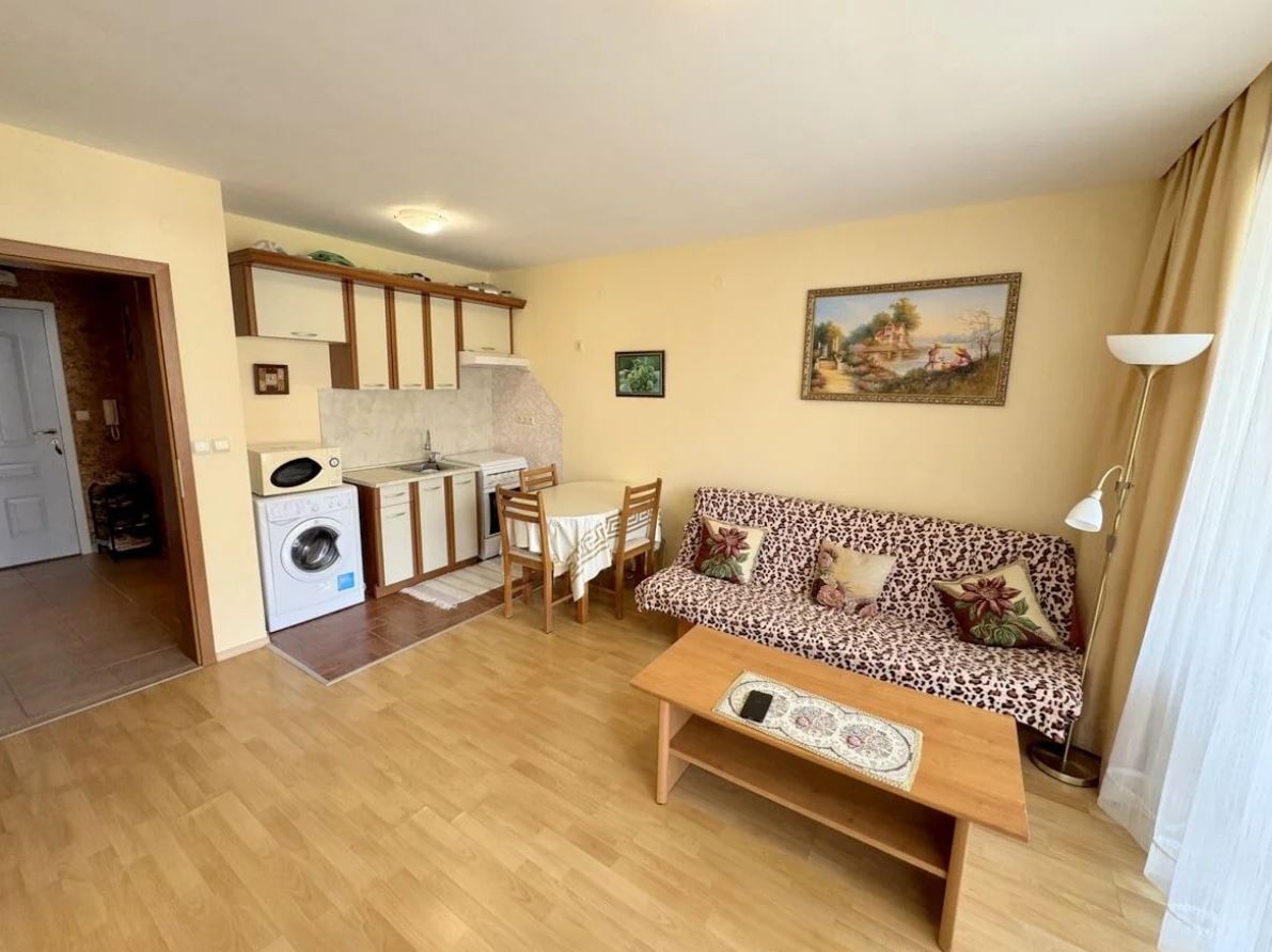 Krásný apartmán v první linii u moře v prestižním komplexu poblíž Elenite a Sveti Vlas