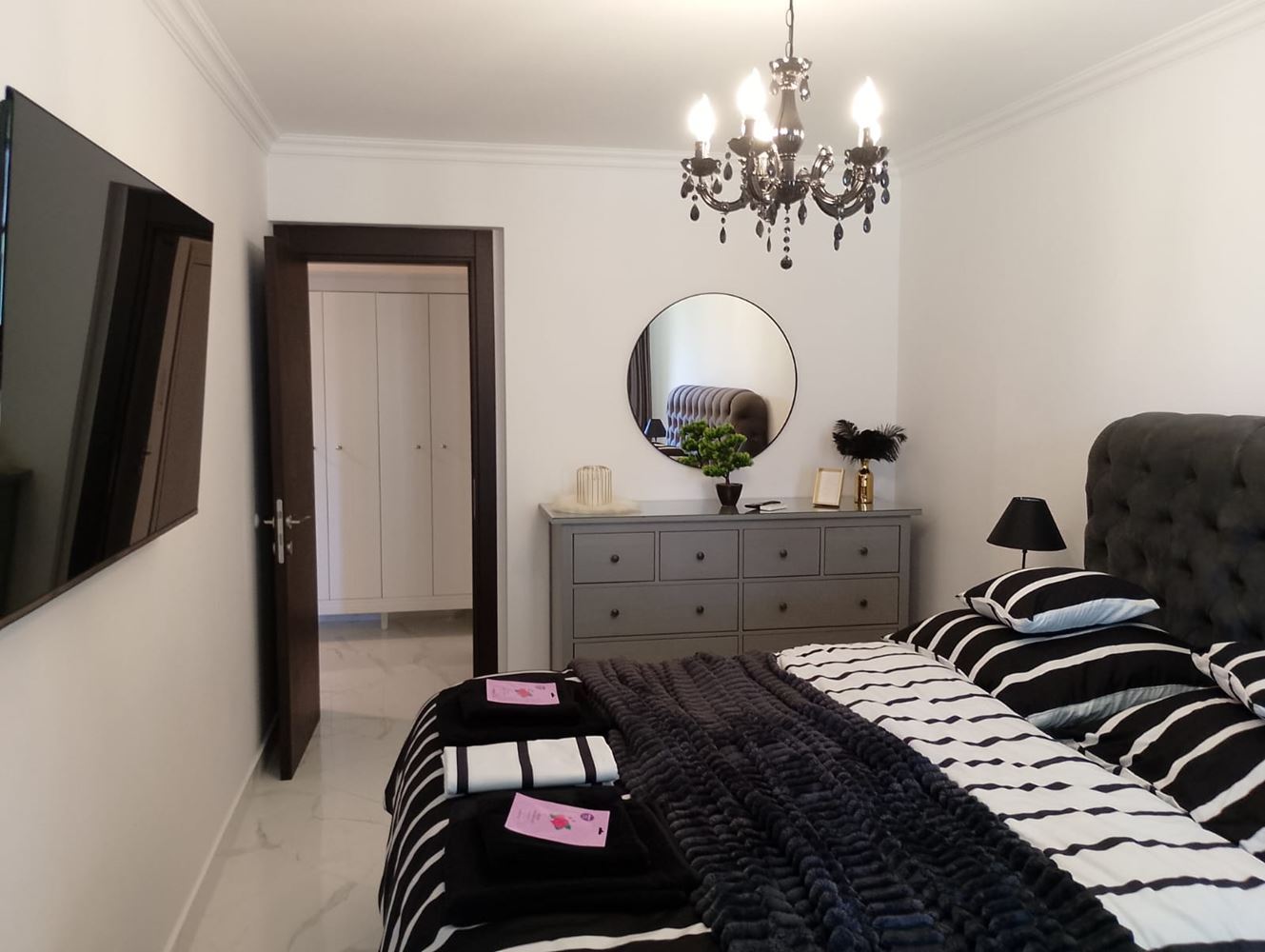 Luxusní třípokojový byt v prestižním komplexu se zelení a bazény ve městě Sveti Vlas