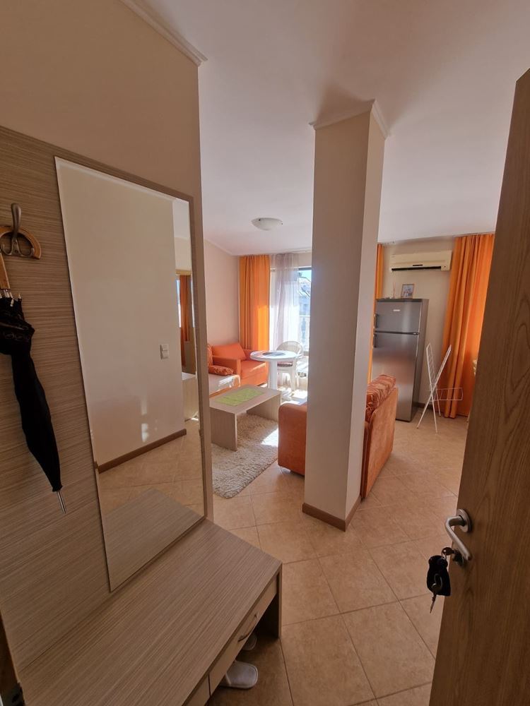 Byt s jednou ložnicí a panoramatickým výhledem v Slunečném pobřeží