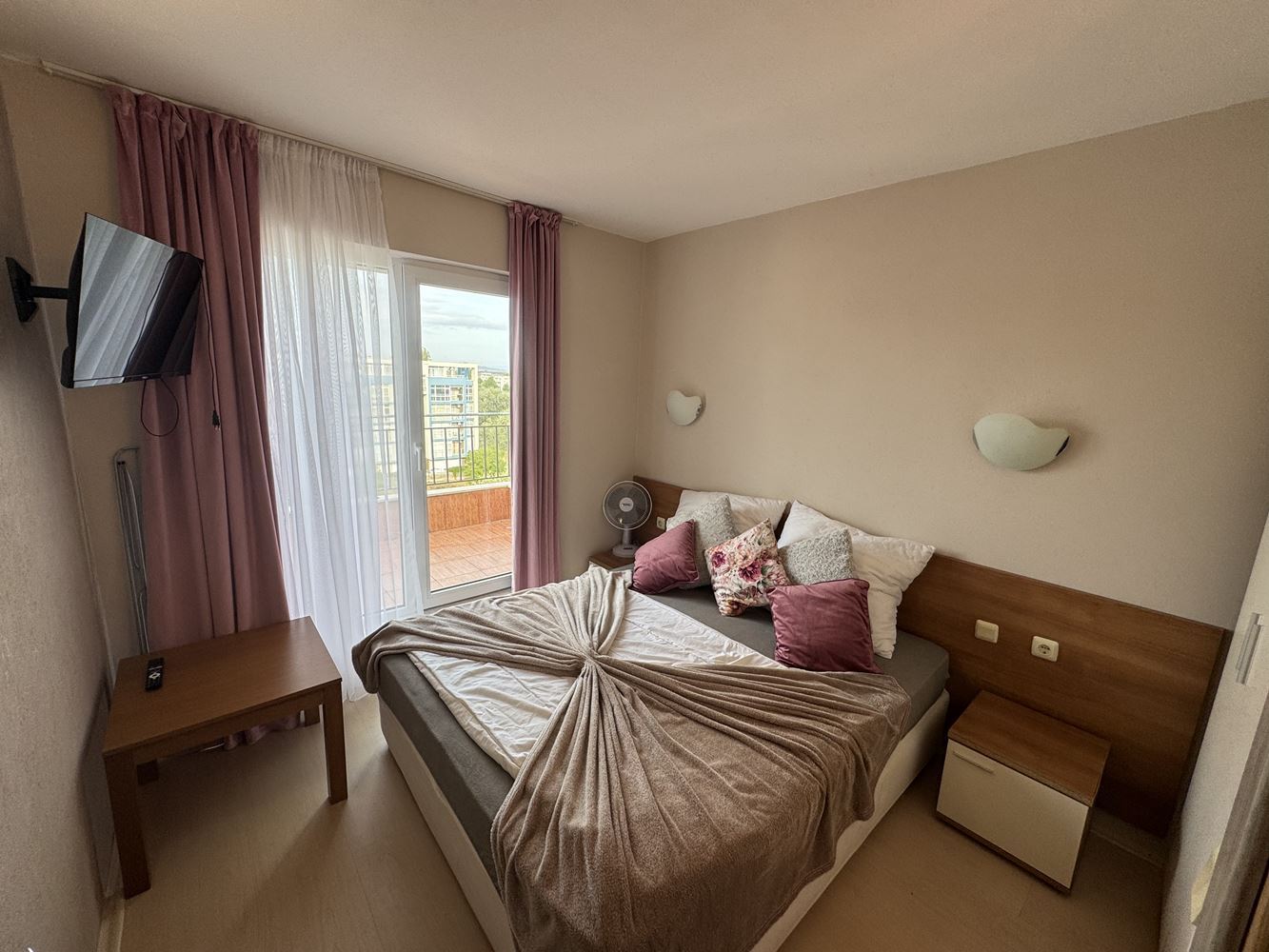 Apartmán s jednou ložnicí a panoramatickým výhledem v srdci Slunečného pobřeží