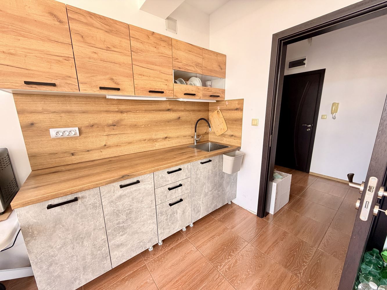 Prostorný apartmán s jednou ložnicí ve výborné lokalitě v čtvrti Černo More, Nesebar