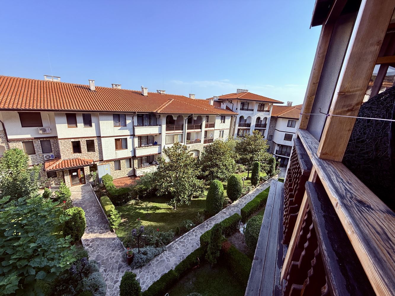 Apartmán v první linii ve Sveti Vlas – stylová nemovitost u pláže a jachetního přístavu „Marina Dinevi“