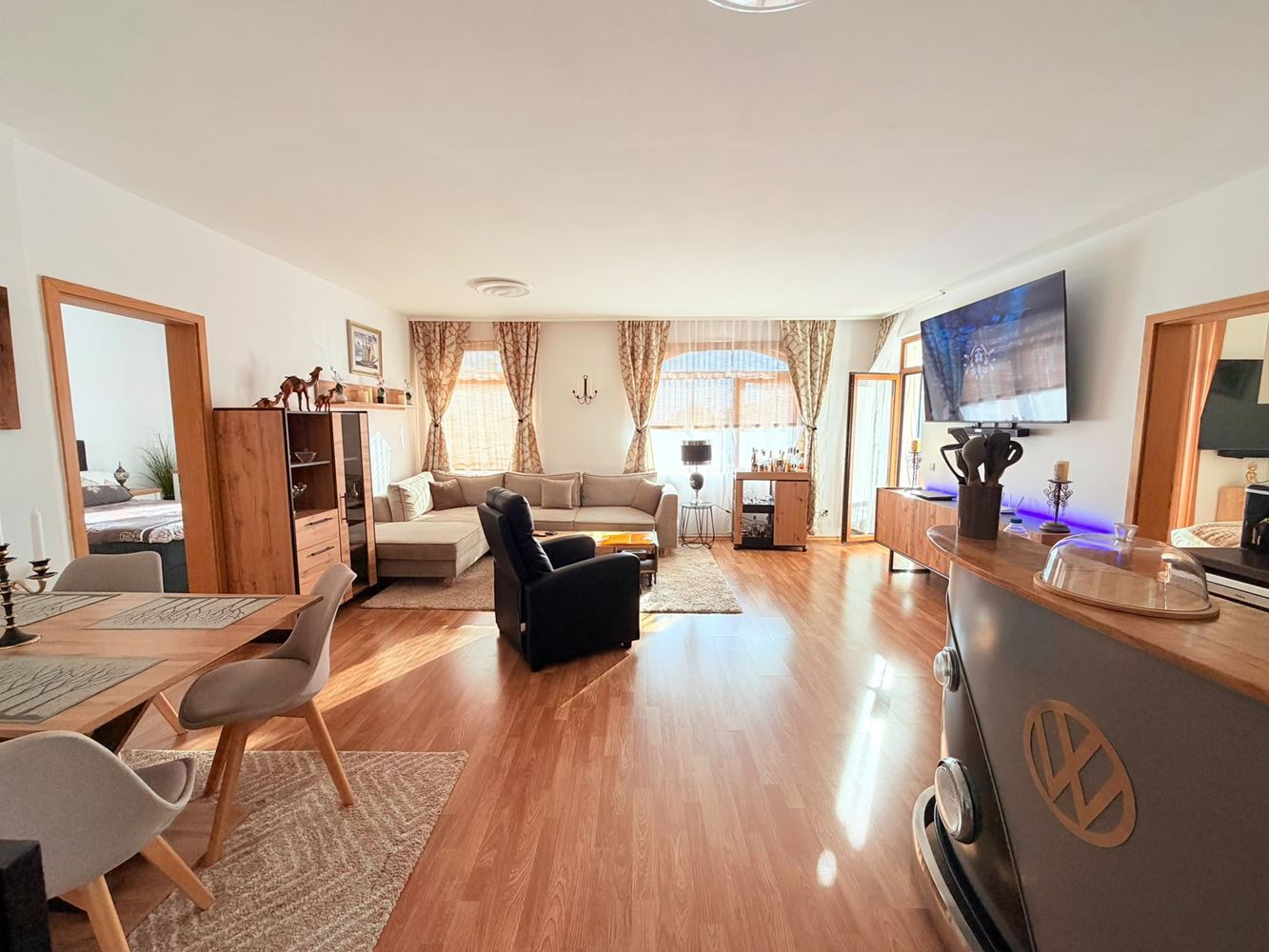 Luxusní apartmán se dvěma ložnicemi a výhledem na bazén v Aheloy – kompletně zařízený a připravený k nastěhování