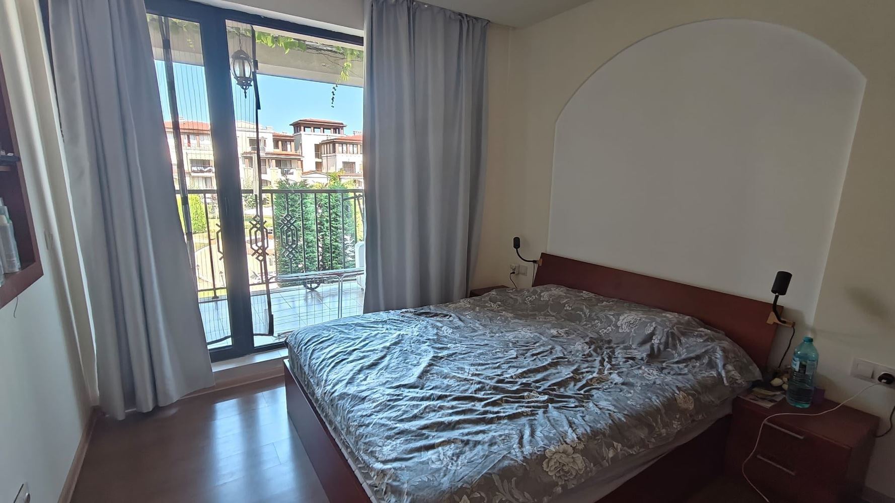 Byt se dvěma ložnicemi a prostornou verandou v luxusním komplexu v Kavatsi, Sozopol