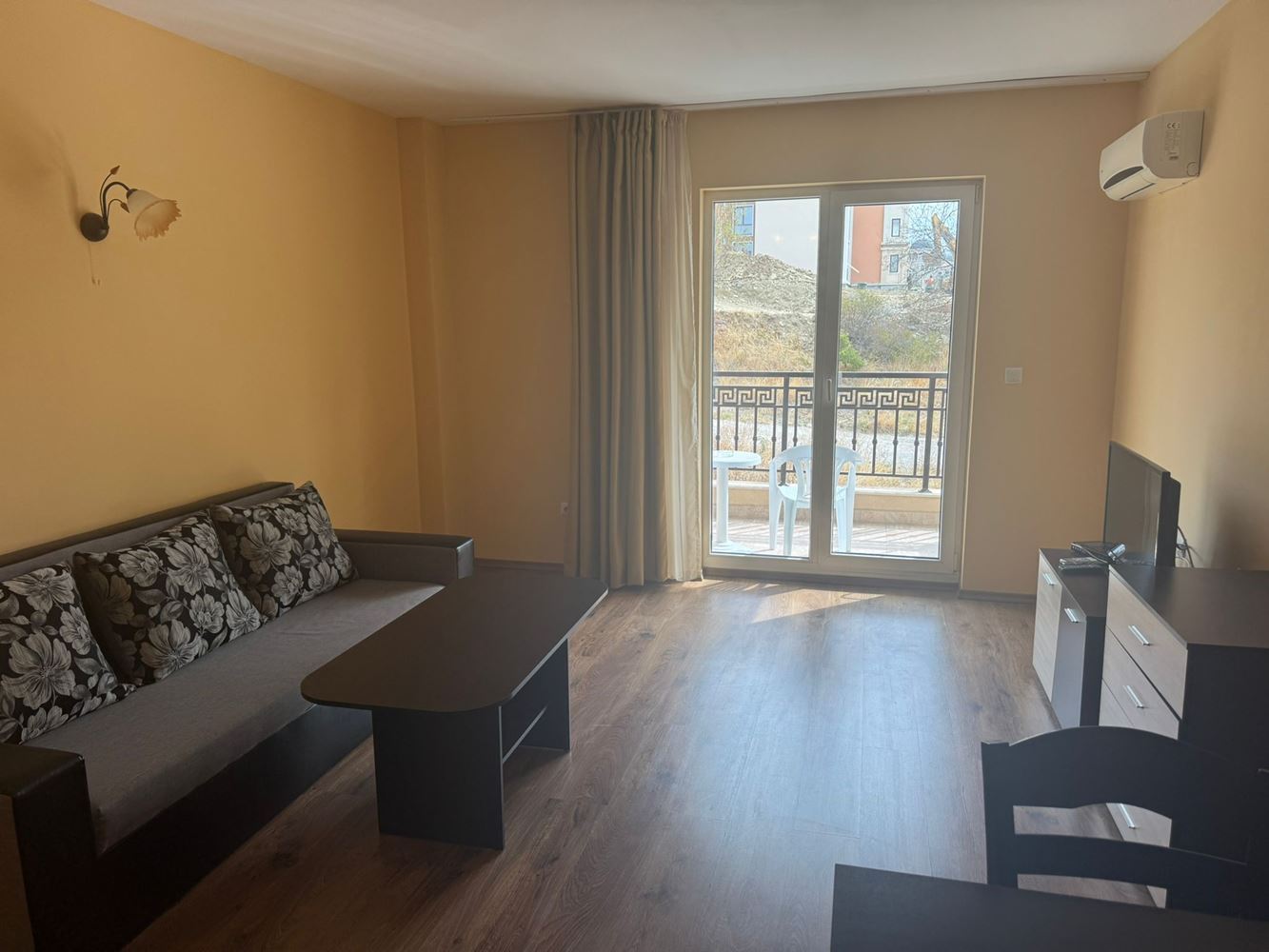 Prostorný apartmán s jednou ložnicí v elegantním komplexu na Slunečním pobřeží