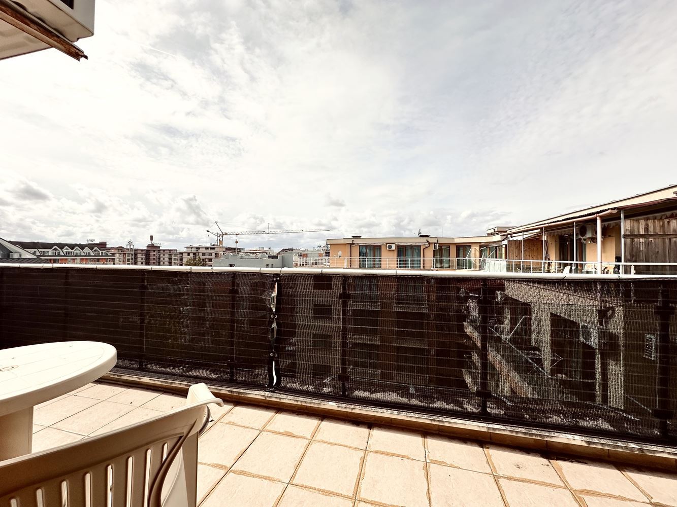  Prostorné studio s působivou panoramatickou terasou na Slunečním pobřeží