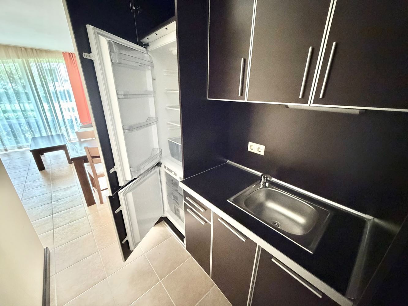 První linie v Pomorie – apartmán s jednou ložnicí v luxusním komplexu u Jižní pláže