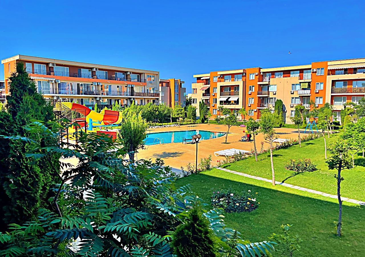 Útulné studio v moderním komplexu s bazény – výborná investice ve Slunečném pobřeží