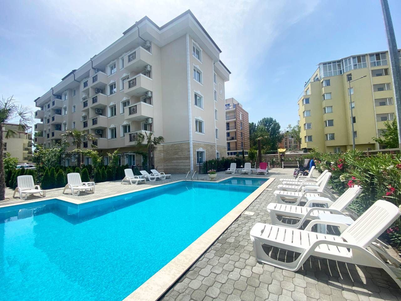 Luxusní třípokojový byt v udržovaném komplexu v Sunny Beach
