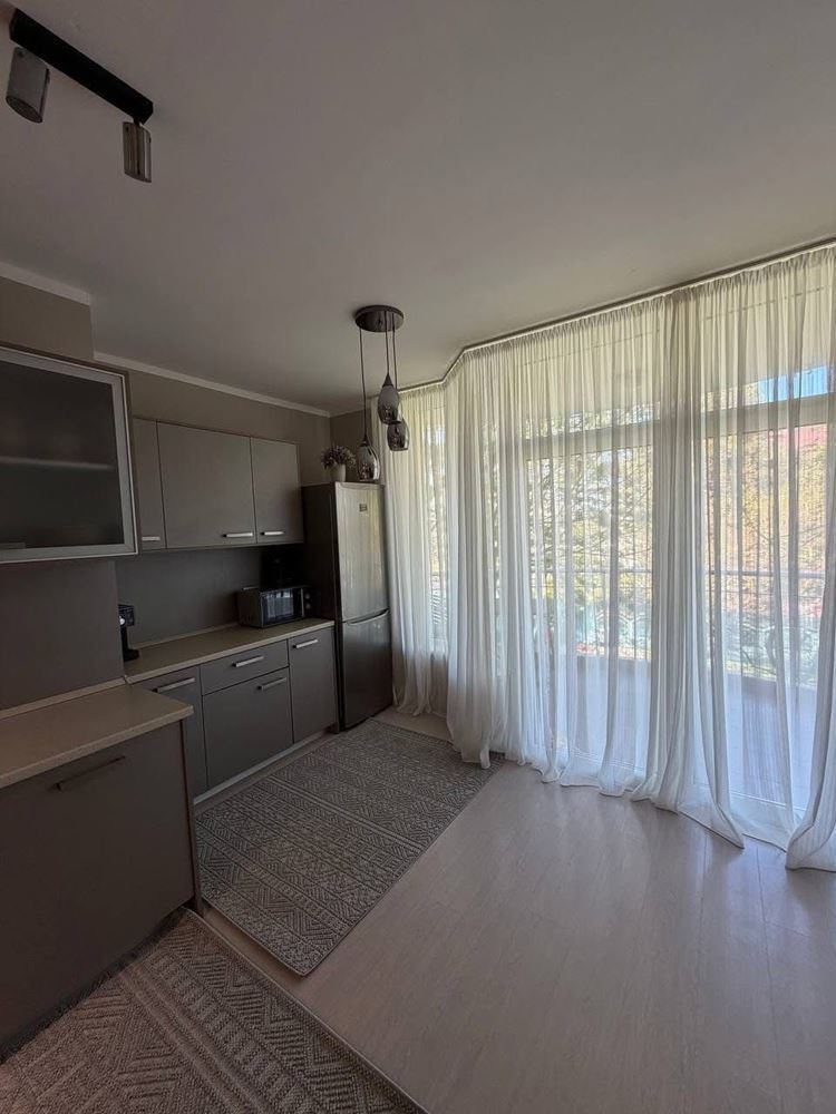 Prostorný apartmán se dvěma ložnicemi a výhledem na moře v první linii v Ravdě