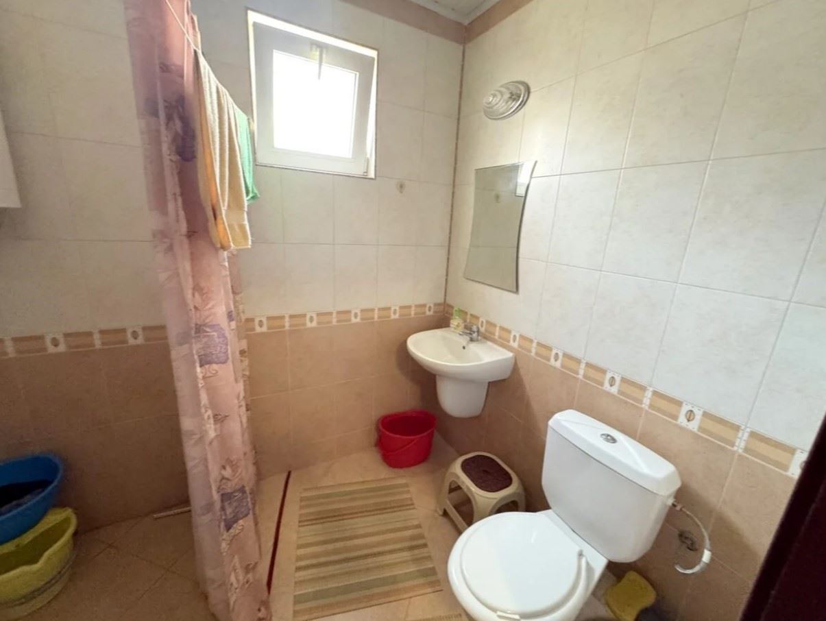 Prostorný apartmán s jednou ložnicí 200 metrů od moře v Ravdě – pohodlný domov u pobřeží