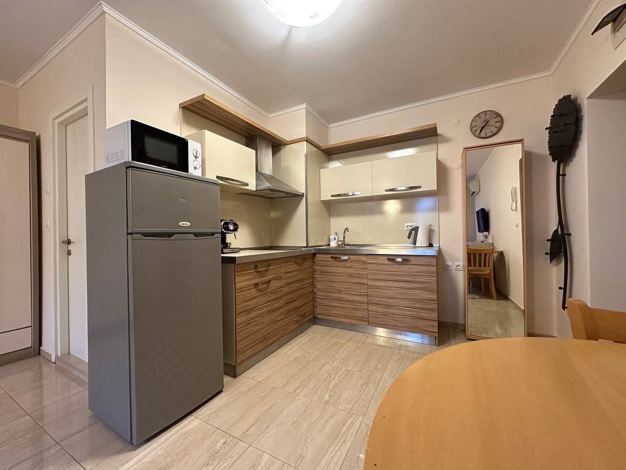 Luxusní apartmán v Nesebaru – vytříbený styl, resortní komfort a vybavení pro celoroční bydlení