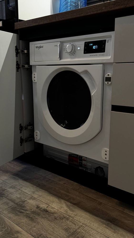 Byt s jednou ložnicí v prestižním komplexu s výhledem na moře a zeleň