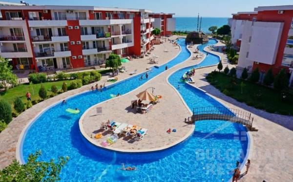Krásný apartmán v první linii u moře v prestižním komplexu poblíž Elenite a Sveti Vlas