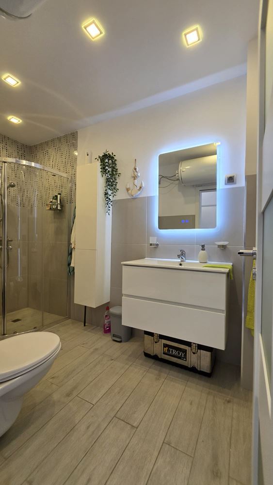 Světlý apartmán s jednou ložnicí v moderním komplexu na Slunečním pobřeží – komfort, klid a výborná poloha pouhých 500 metrů od pláže