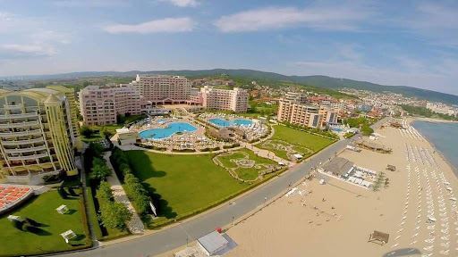 Luxusní byt s jednou ložnicí v prestižním komplexu na první linii – komfort, styl a nekonečné vybavení