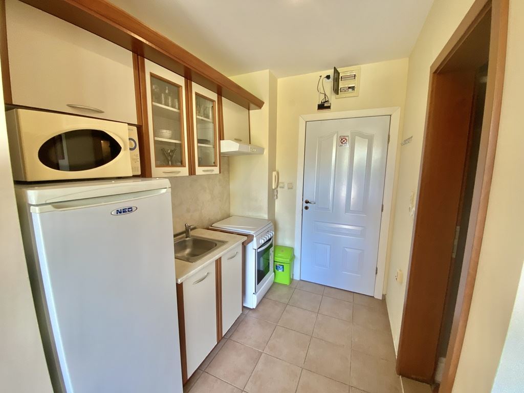 Studio na první linii v komplexu v Elenite – moře, hory a dovolenkový komfort v jednom