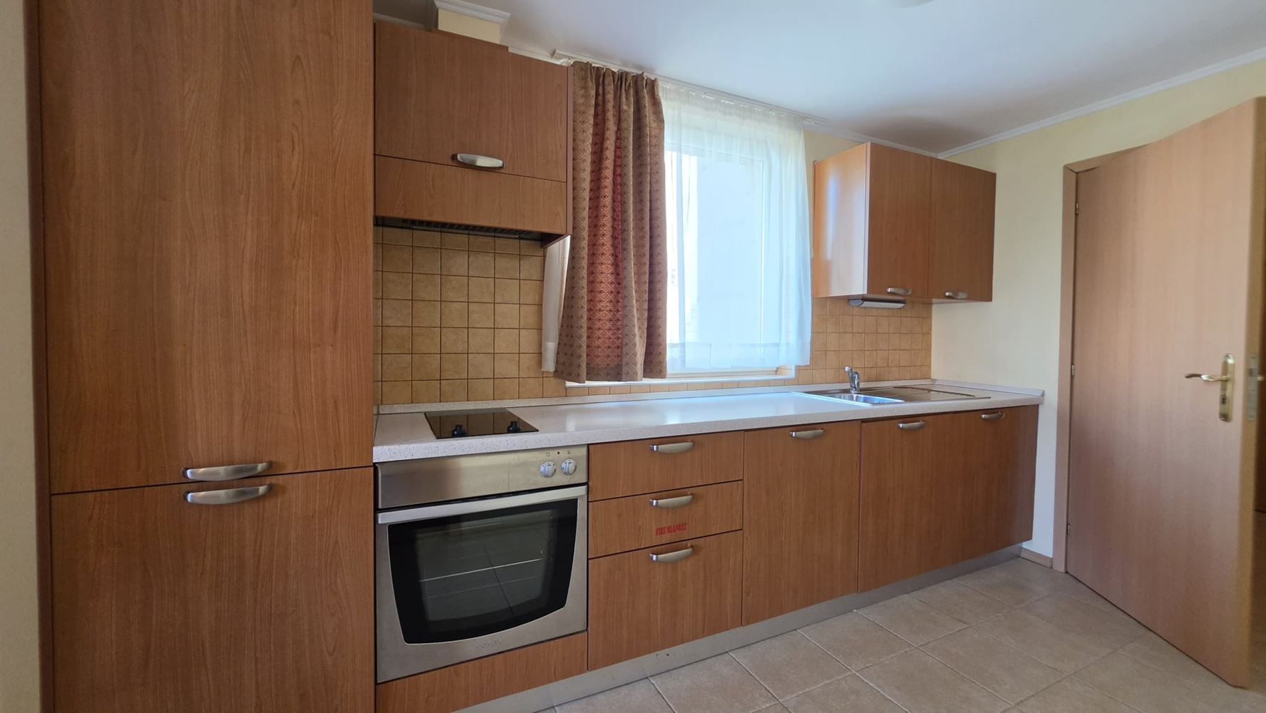 Prostorný apartmán s jednou ložnicí v první linii u moře v Pomorie