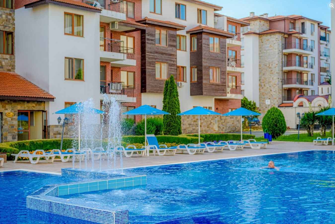 Apartmán se dvěma ložnicemi připravený k bydlení v pěkném komplexu v Nesebaru