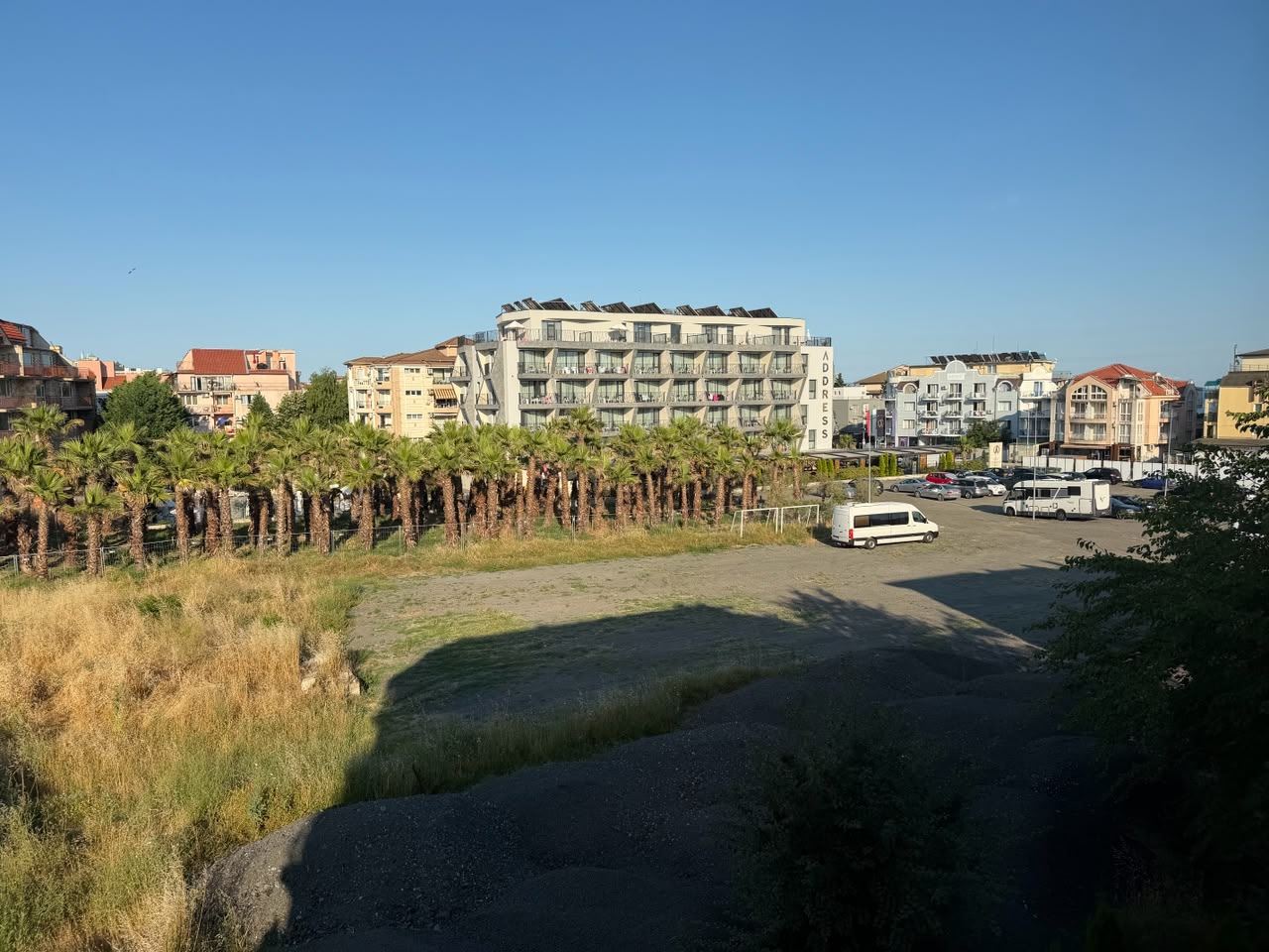 Útulný apartmán s jednou ložnicí v Ravdě v komplexu – připravený k bydlení