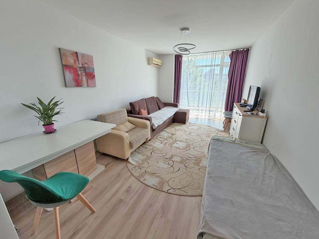 Apartmán s jednou ložnicí v moderním komplexu na Slunečném pobřeží – komfort, klid a skvělá investice