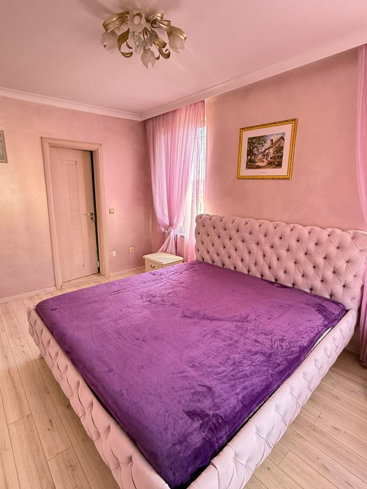 Luxusní mezonet s prostornou verandou a výhledem na bazén ve Sveti Vlas