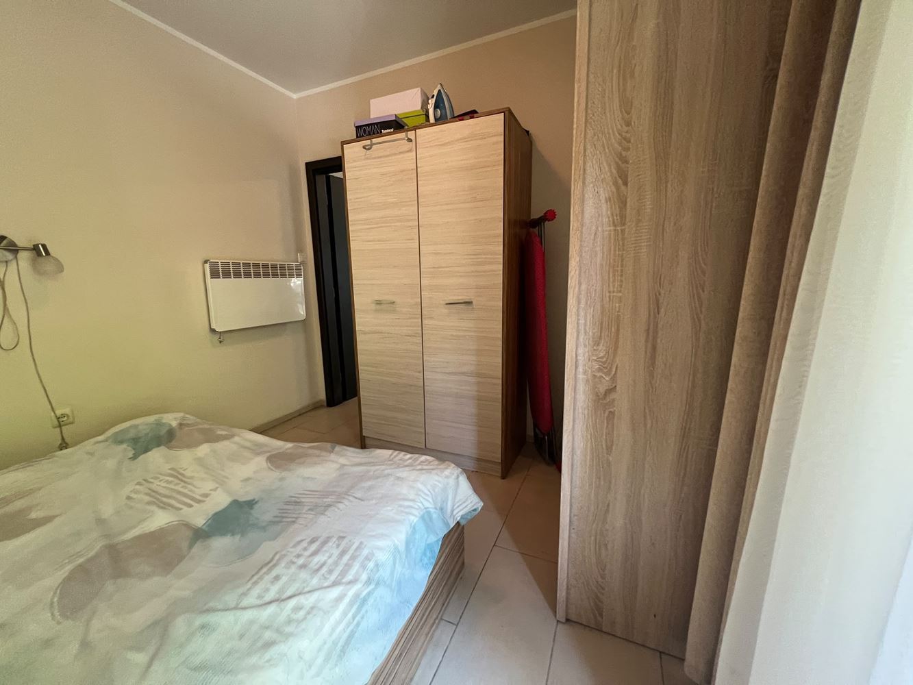 Atraktivní apartmán s jednou ložnicí obklopený zelení v klubovém komplexu v Sunny Beach