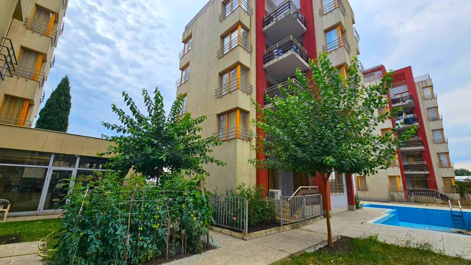Apartmán se dvěma ložnicemi bez poplatku za údržbu, přímo u supermarketu
