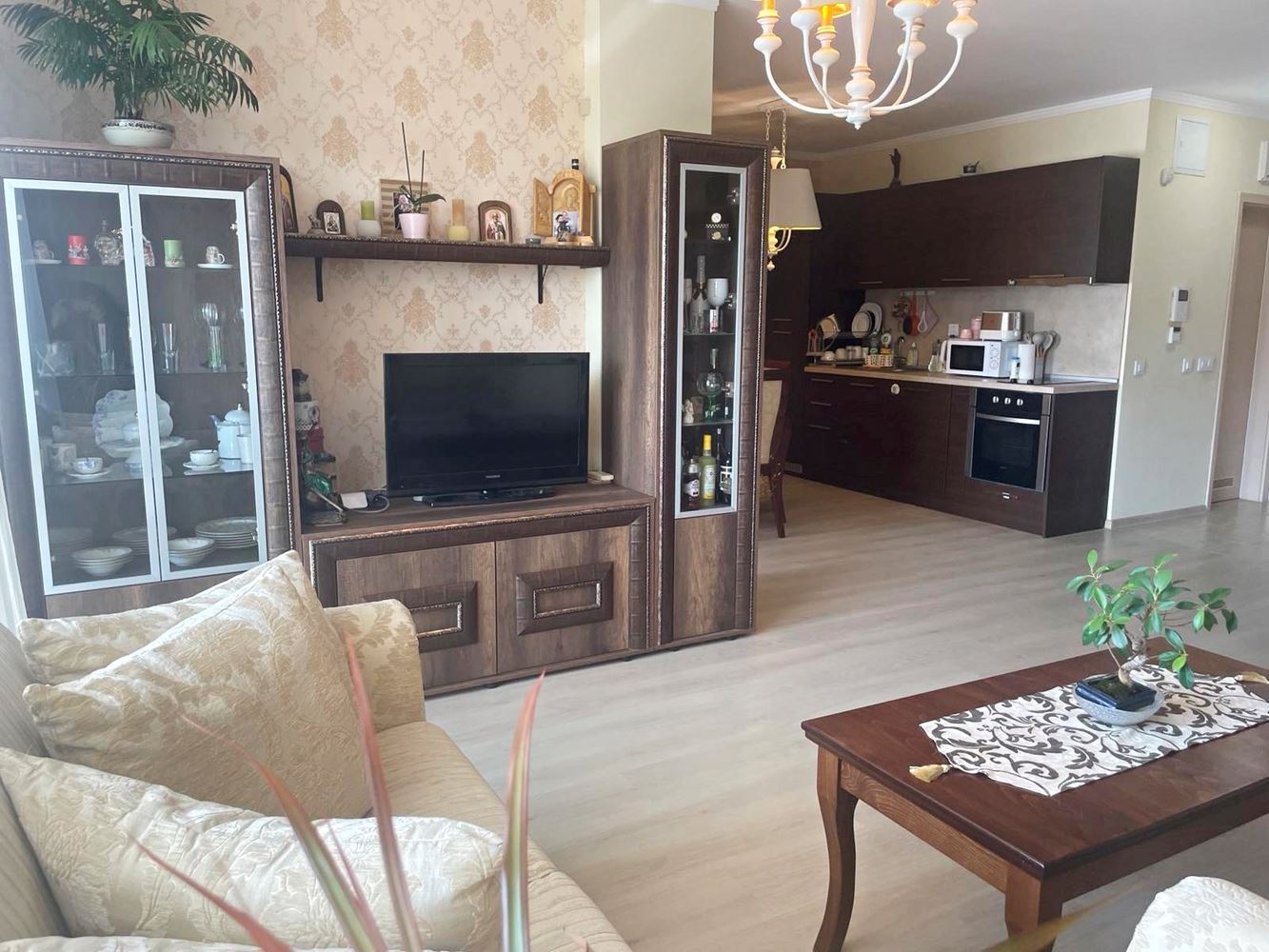 Prostorný apartmán se dvěma ložnicemi 100 metrů od pláže v Nesebaru